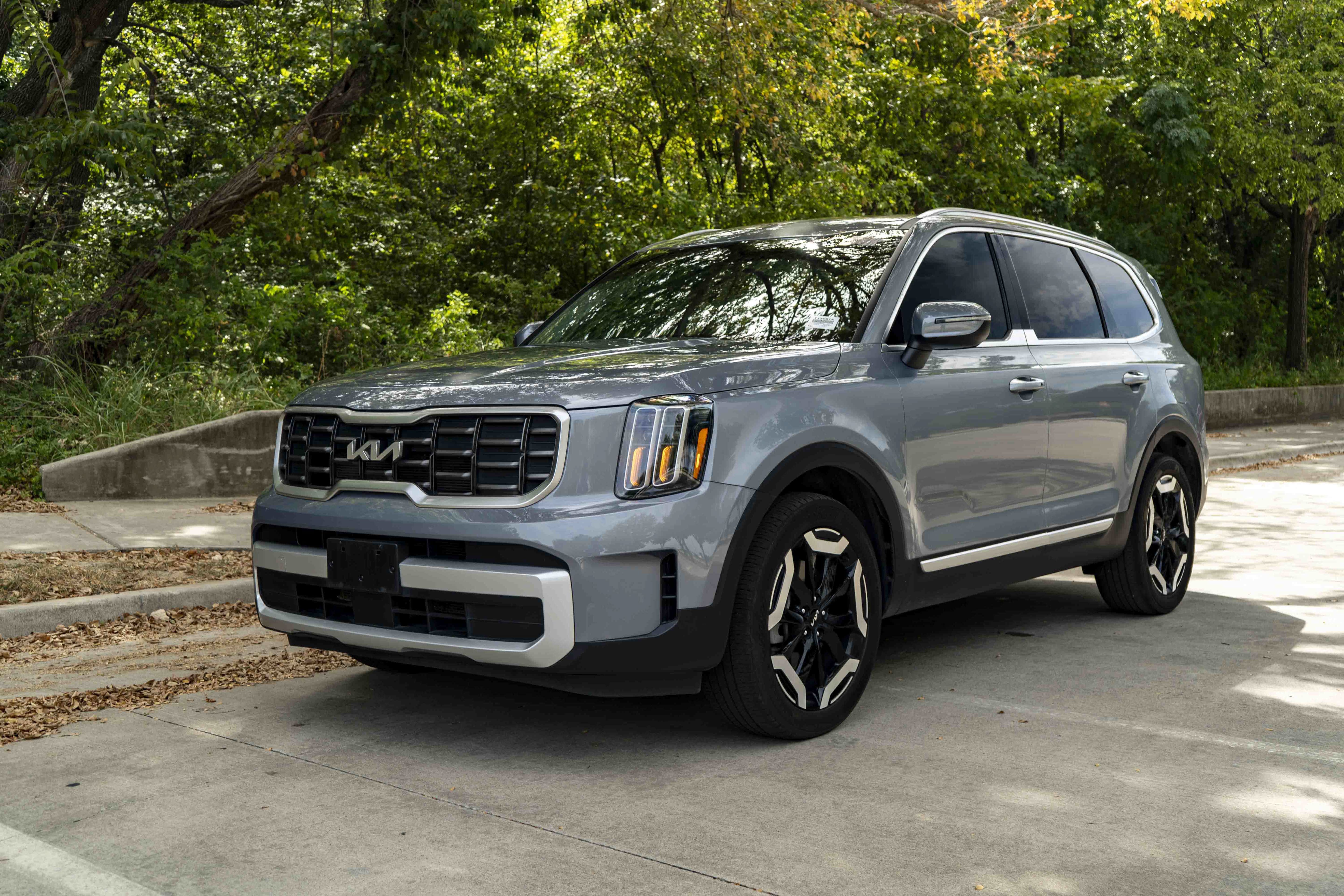 Used 2025 Kia Telluride S FWD image 5