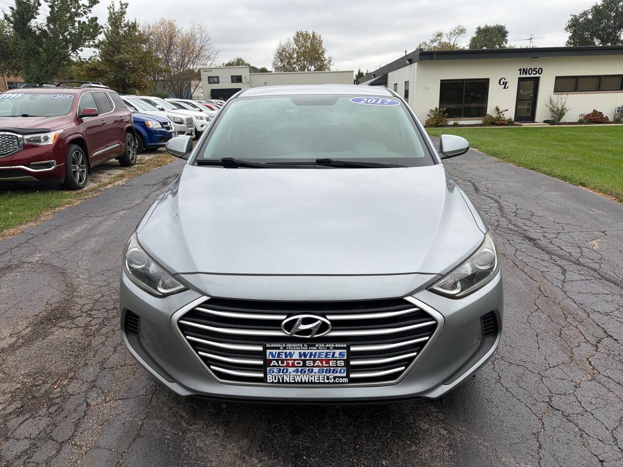 Used 2017 Hyundai Elantra SE FWD image 2