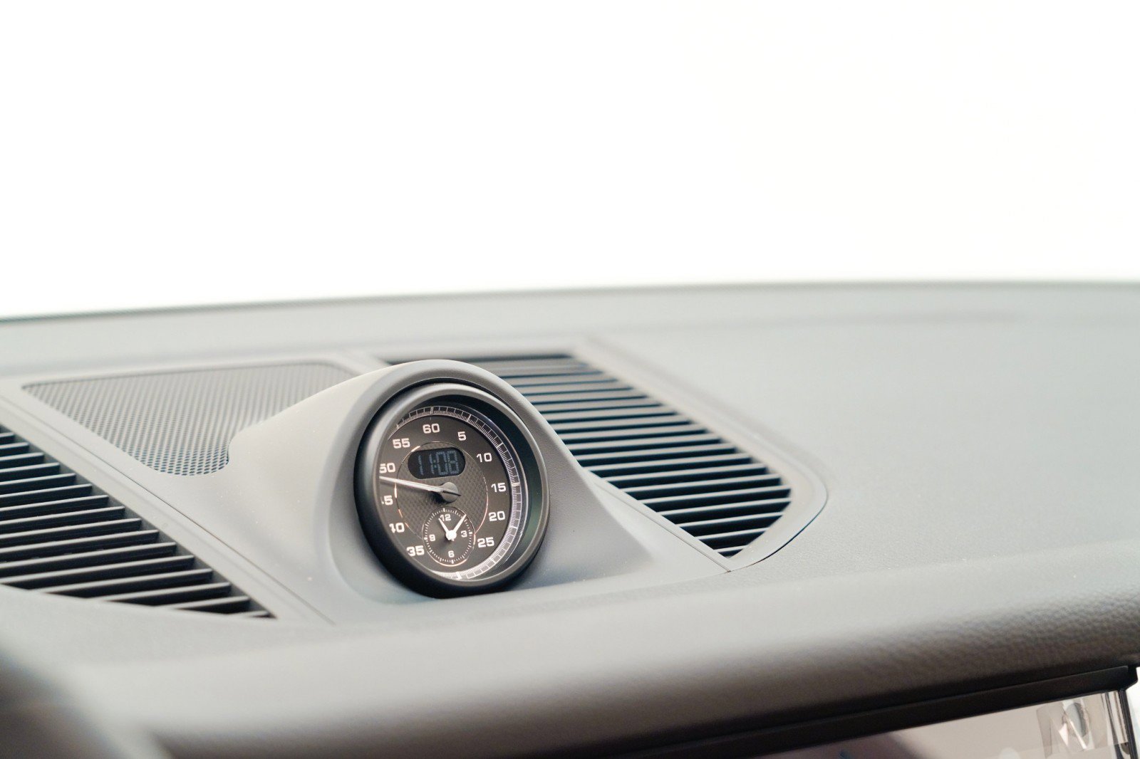 New 2026 Porsche Macan image 27