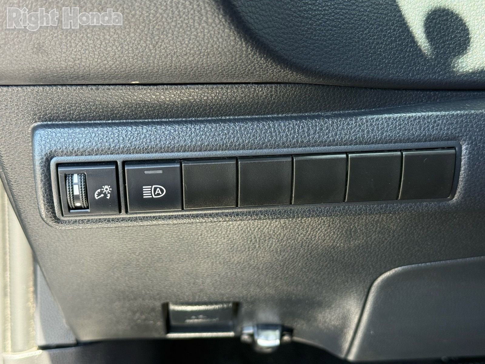 Used 2024 Toyota Corolla LE FWD image 15