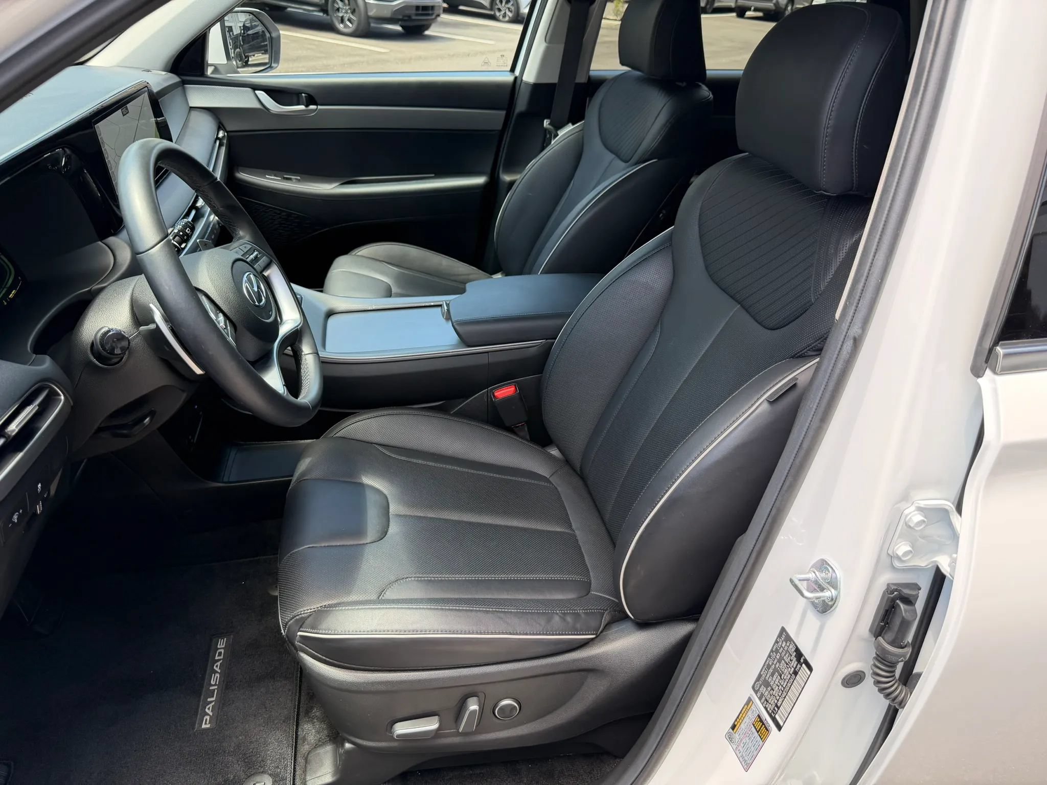 Used 2025 Hyundai Palisade SEL FWD image 6
