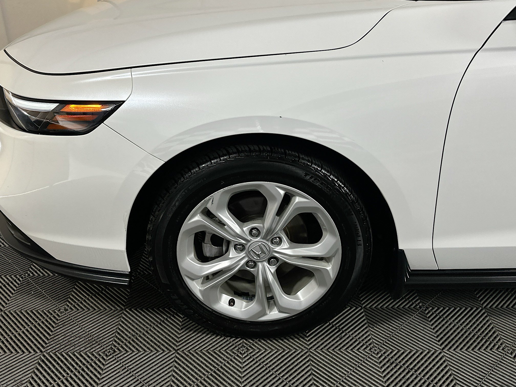 Used 2023 Honda Accord LX image 11