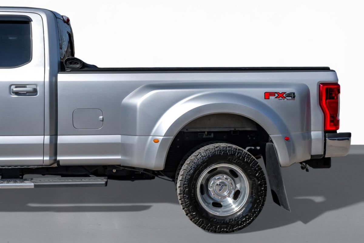 Used 2019 Ford F350 Lariat w/ Lariat Value Package image 11