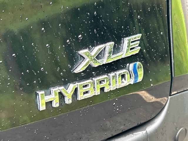 Used 2024 Toyota Sienna XLE w/ XLE Plus Package AWD/4WD image 8