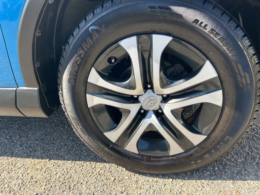 Used 2018 Toyota RAV4 LE w/ All Weather Liner Package image 26