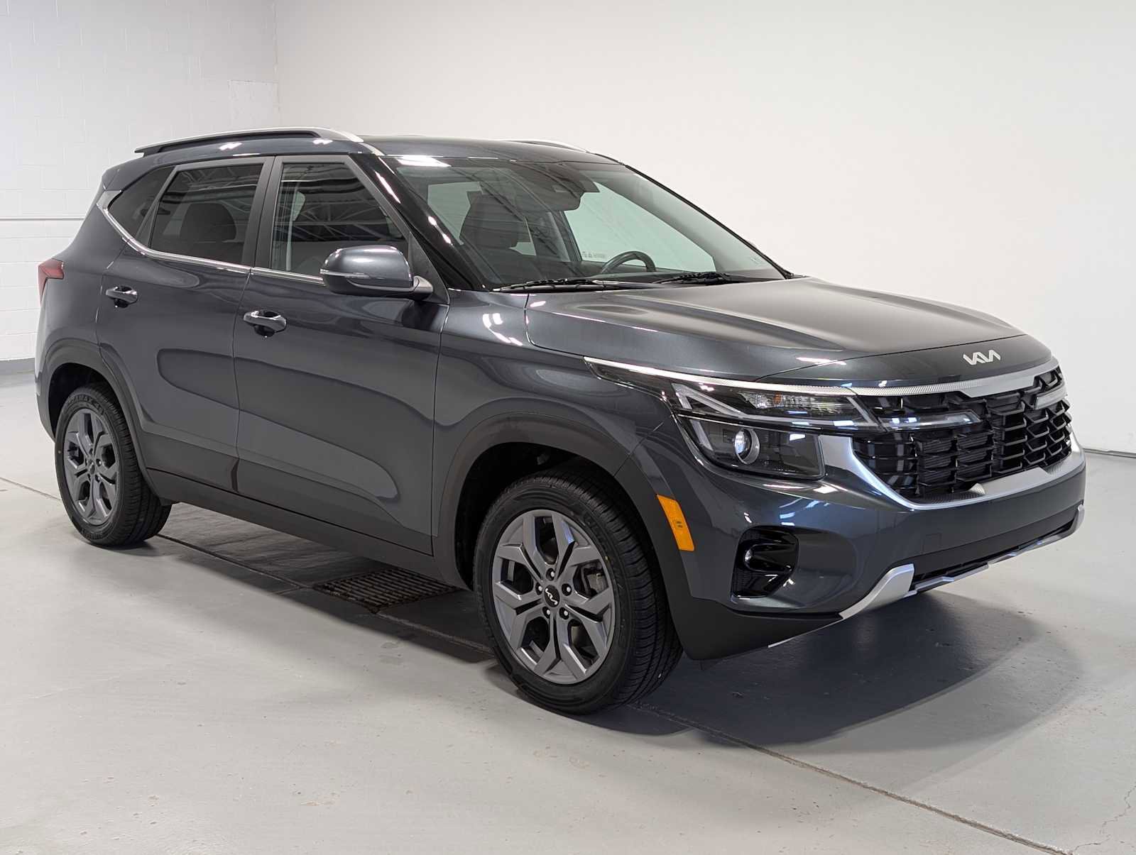 Used 2024 Kia Seltos S AWD/4WD image 6