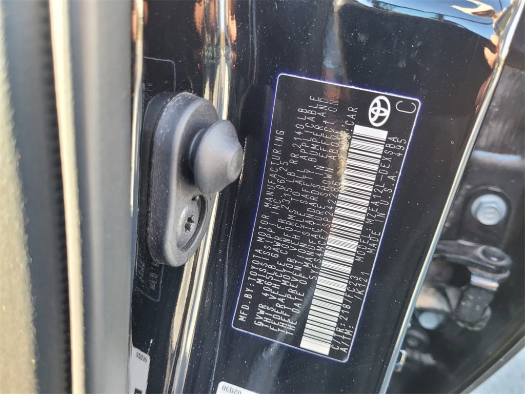 Certified 2025 Toyota Corolla SE image 15