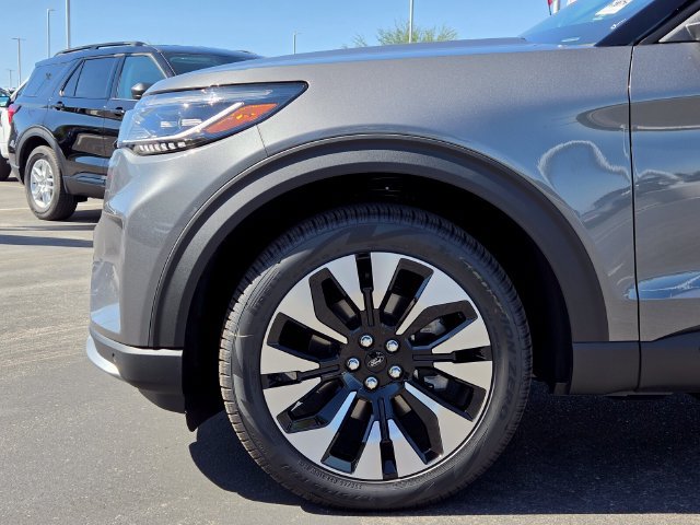 New 2026 Ford Explorer Platinum w/ LUX Leather Package AWD/4WD image 5