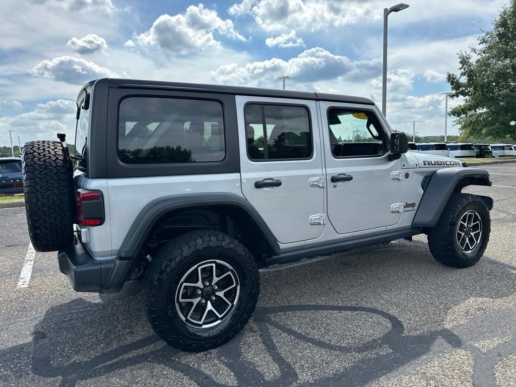 Used 2024 Jeep Wrangler Unlimited Rubicon AWD/4WD image 11