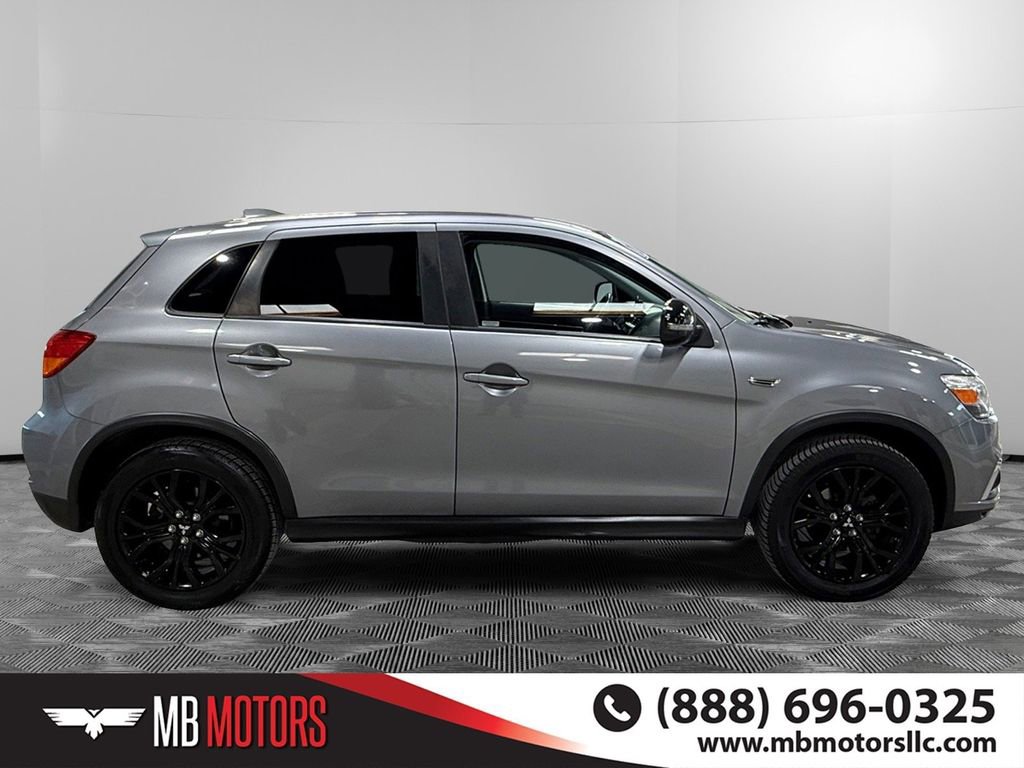 Used 2019 Mitsubishi Outlander Sport LE image 2