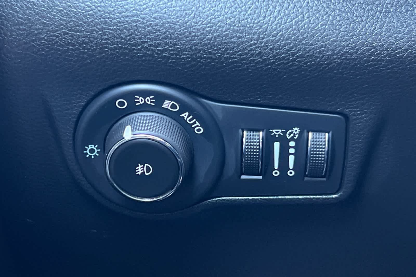 Used 2025 Jeep Compass Limited AWD/4WD image 30