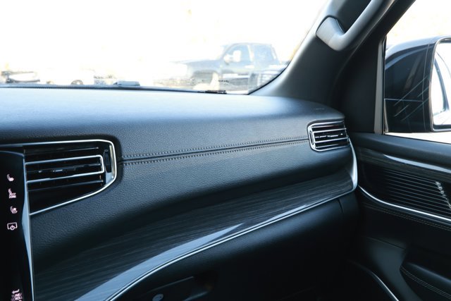 Used 2022 Jeep Wagoneer Series II RWD image 26