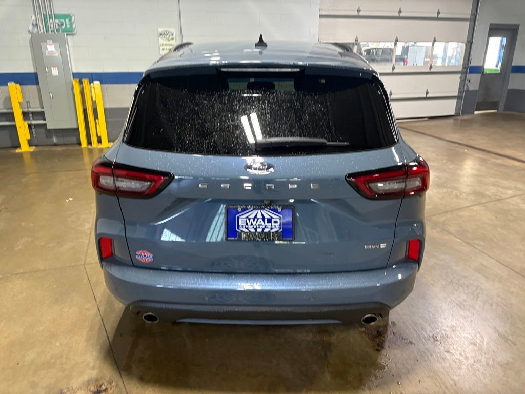 Used 2024 Ford Escape ST-Line w/ Tech Pack #1 AWD/4WD image 9