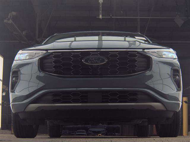 Certified 2024 Ford Escape ST-Line Select w/ Tech Pack #2 AWD/4WD image 3