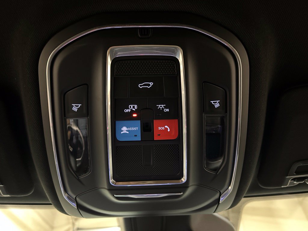 Used 2025 Jeep Grand Cherokee L Laredo AWD/4WD image 29