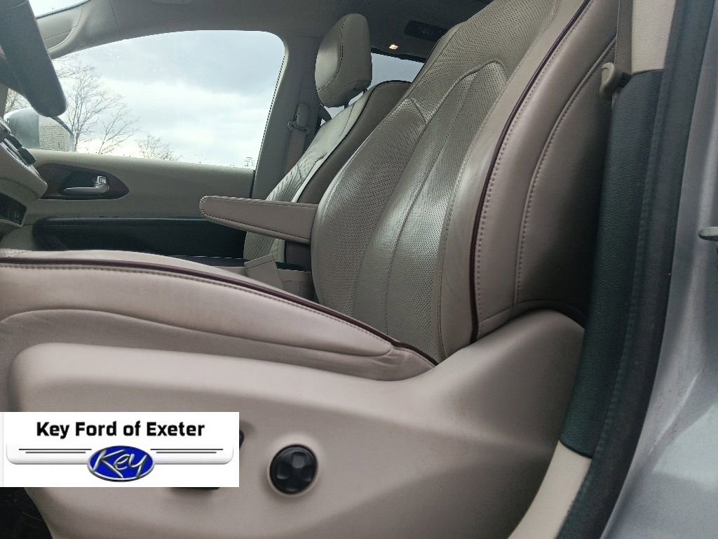 Used 2018 Chrysler Pacifica Limited w/ Advanced Safetytec Group FWD image 29