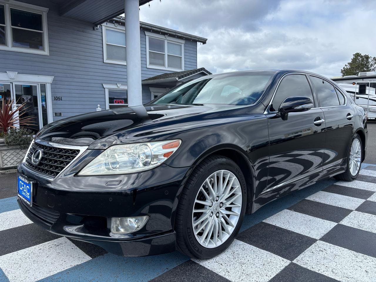 Used 2010 Lexus LS 460 Luxury RWD image 2