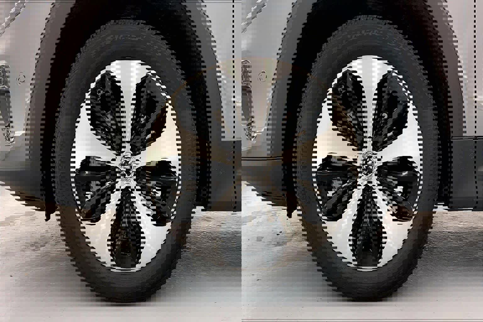 Used 2025 Mercedes-Benz GLB 250 image 8