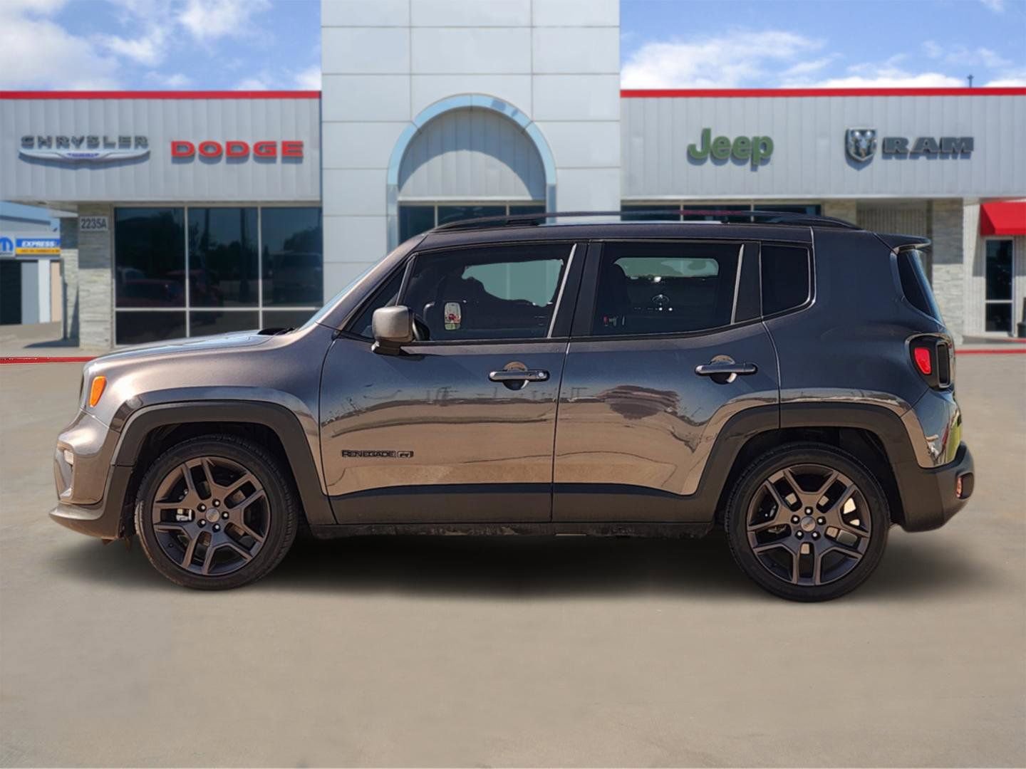 Used 2021 Jeep Renegade Latitude FWD image 3