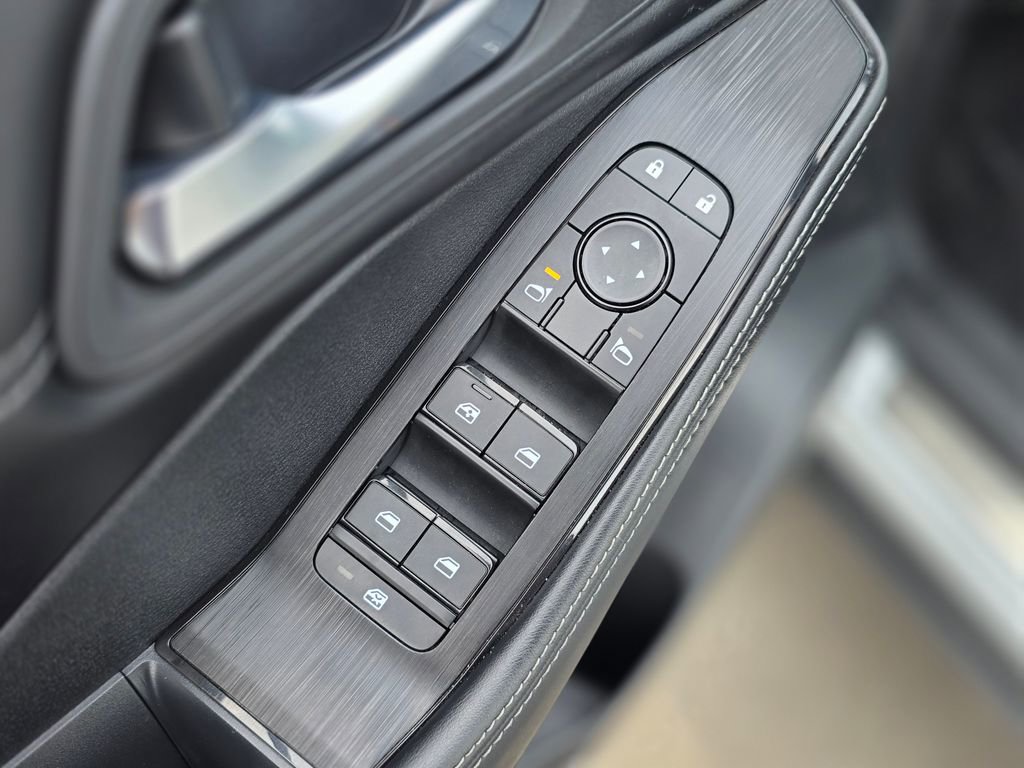 Used 2024 Nissan Rogue SV w/ SV Premium Package FWD image 23