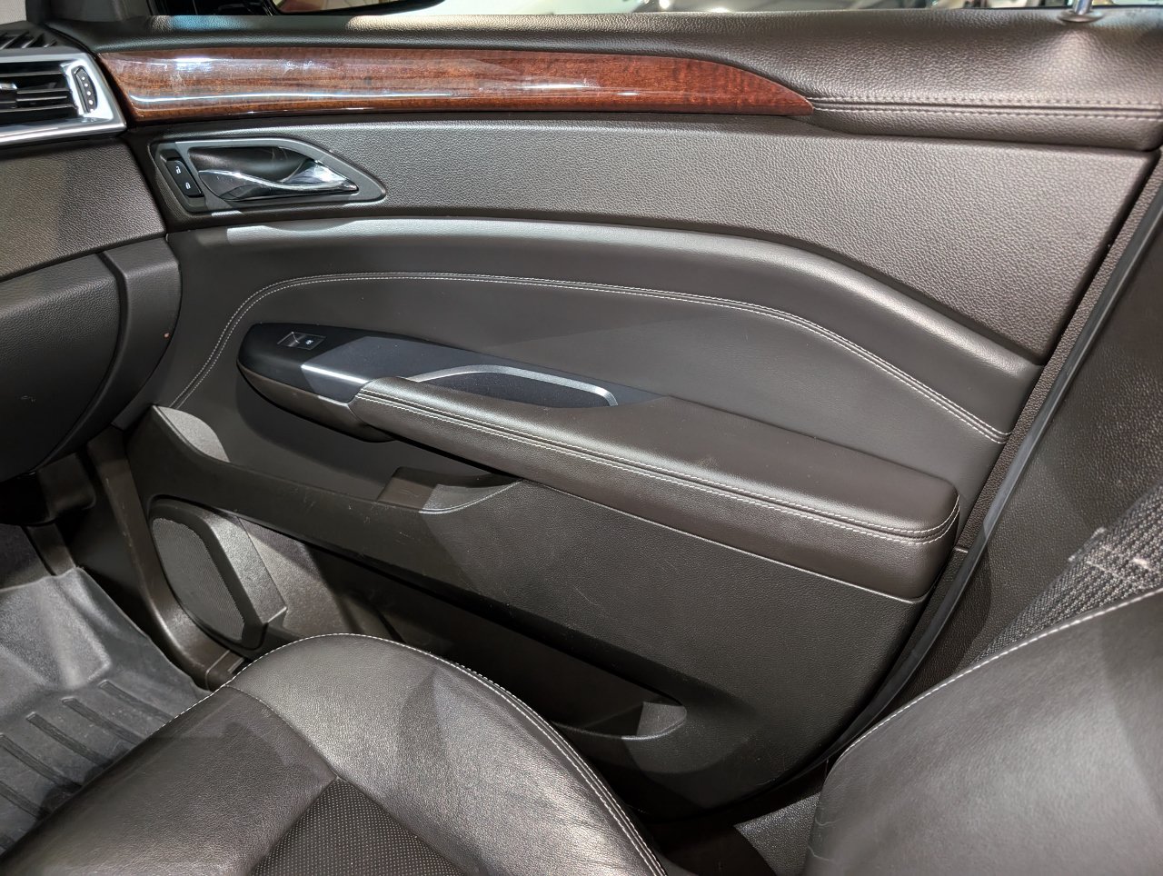 Used 2013 Cadillac SRX Performance w/ Driver Assist Package AWD/4WD image 38