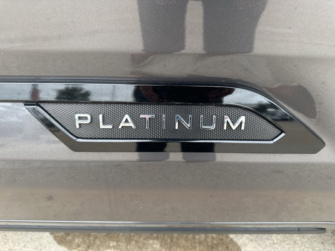 Used 2024 Toyota Tundra Platinum AWD/4WD image 3