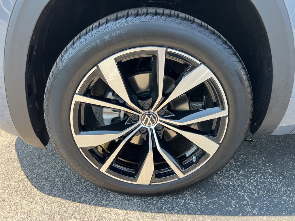 New 2026 Volkswagen Atlas Cross Sport SEL Premium R-Line image 7