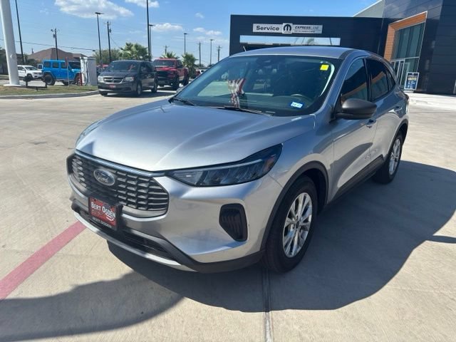 Used 2024 Ford Escape Active w/ Tech Pack #1 FWD image 3