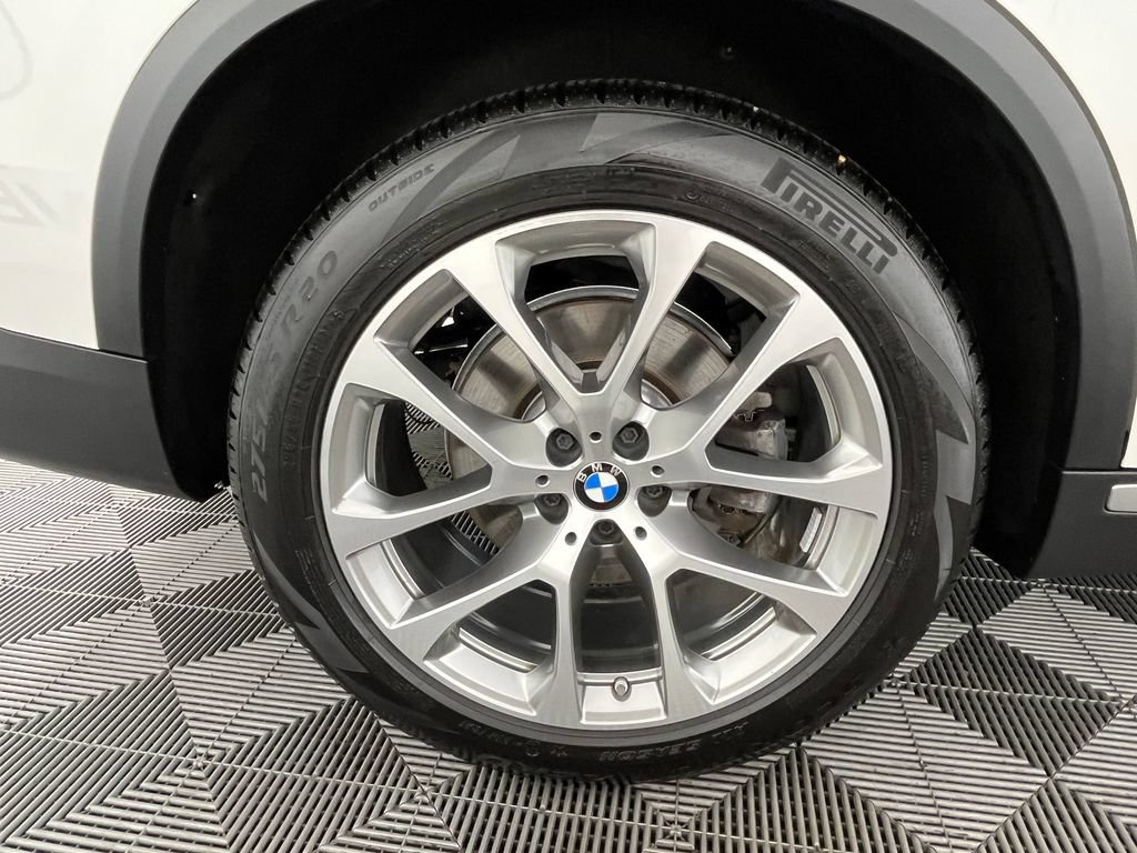 Used 2024 BMW X5 xDrive40i w/ Premium Package AWD/4WD image 17