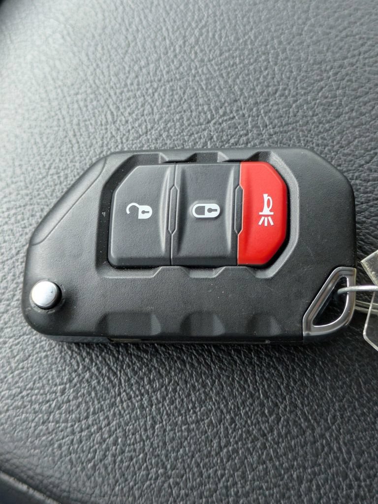 Used 2025 Jeep Gladiator Sport AWD/4WD image 28