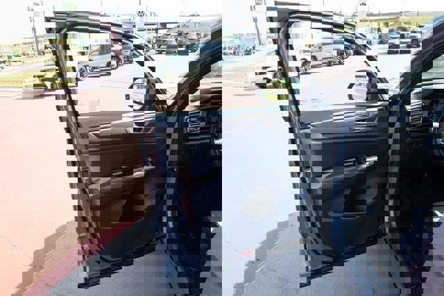 New 2026 Volkswagen Atlas Cross Sport SE image 11