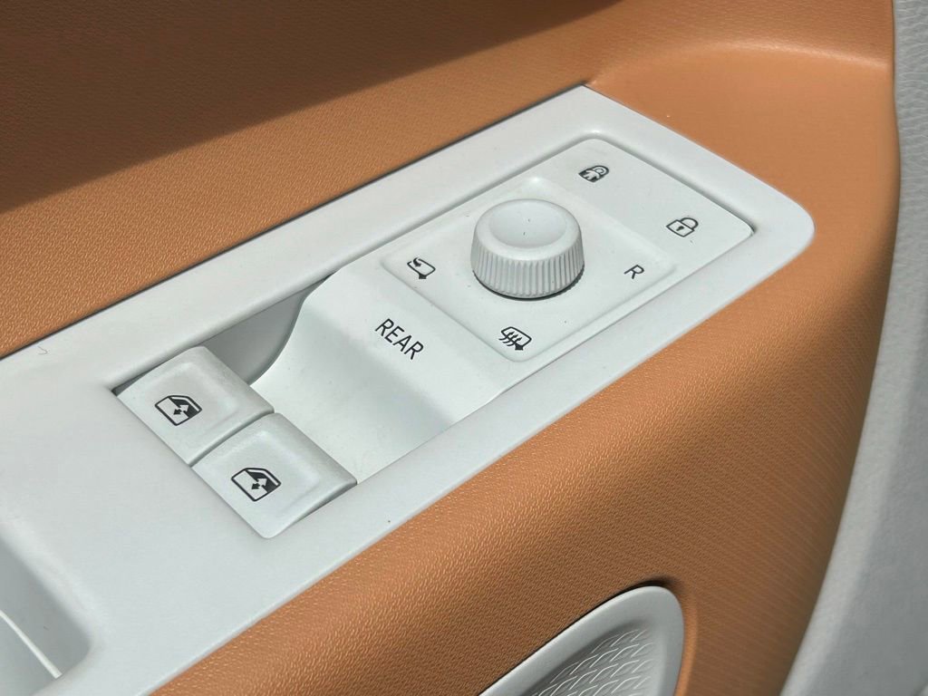 Used 2025 Volkswagen ID. Buzz 1st Edition image 68