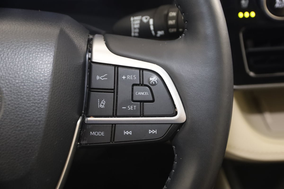 Used 2023 Toyota Highlander Limited AWD/4WD image 29
