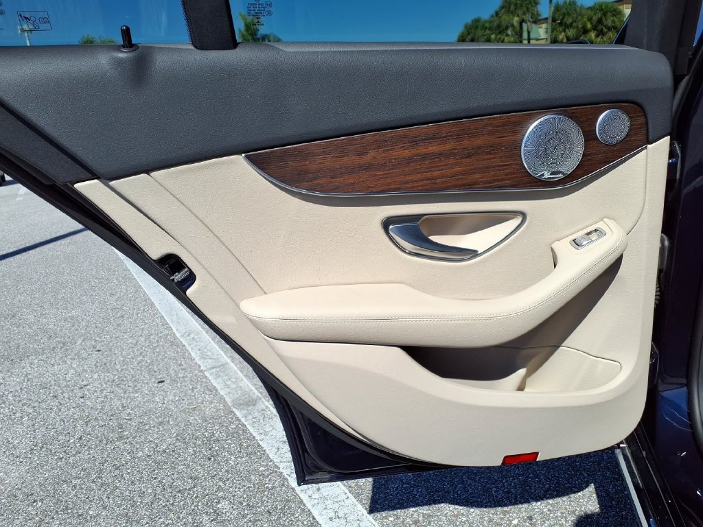 Used 2021 Mercedes-Benz C 300 4MATIC Sedan image 19