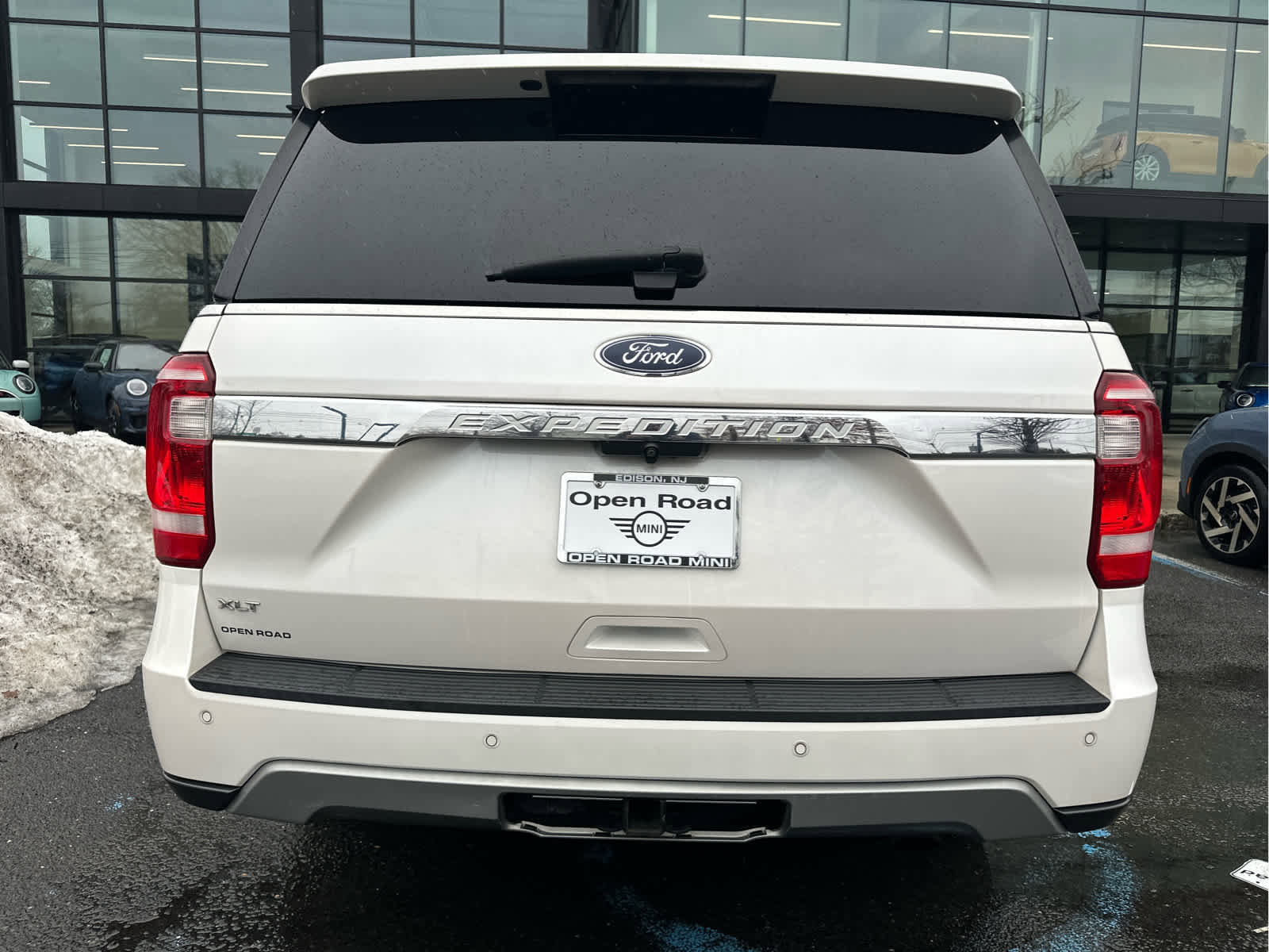 Used 2019 Ford Expedition XLT w/ Equipment Group 202A image 7