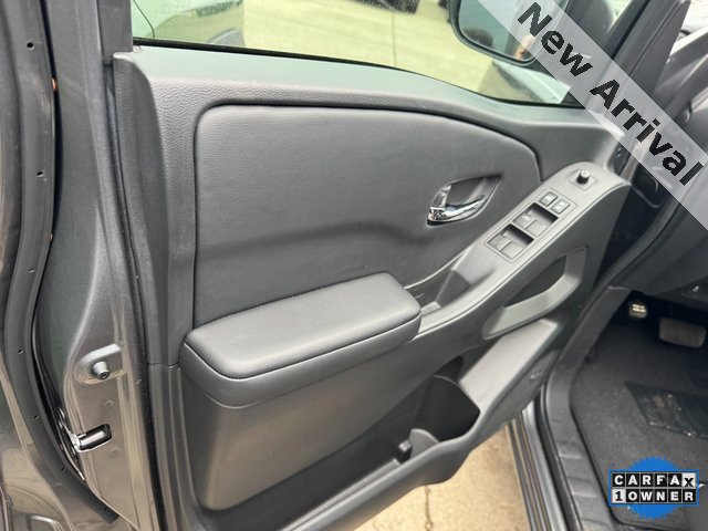 Used 2025 Nissan Frontier SV w/ SV Convenience Package image 6