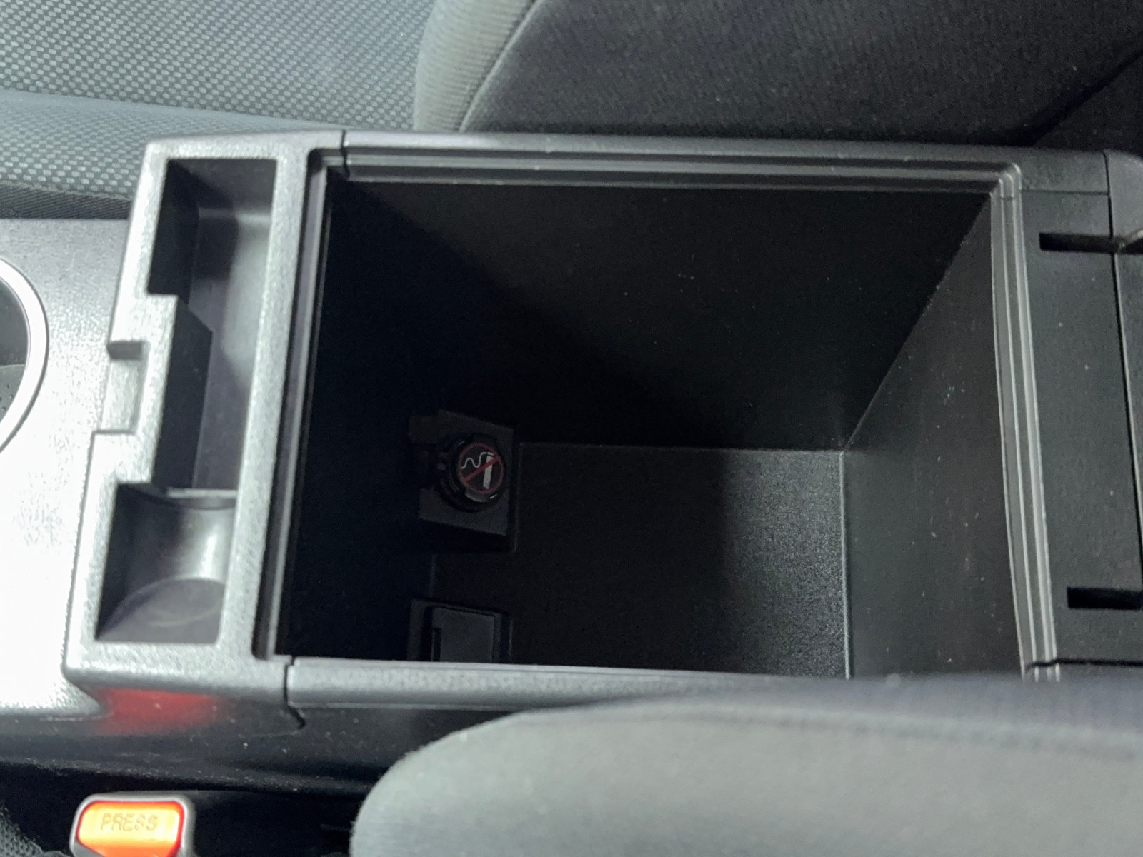 Used 2015 Nissan Rogue S FWD image 29