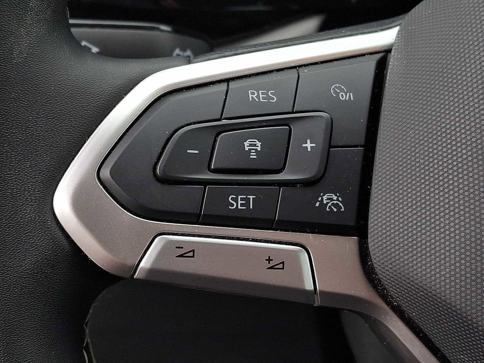 Used 2024 Volkswagen Taos S image 17