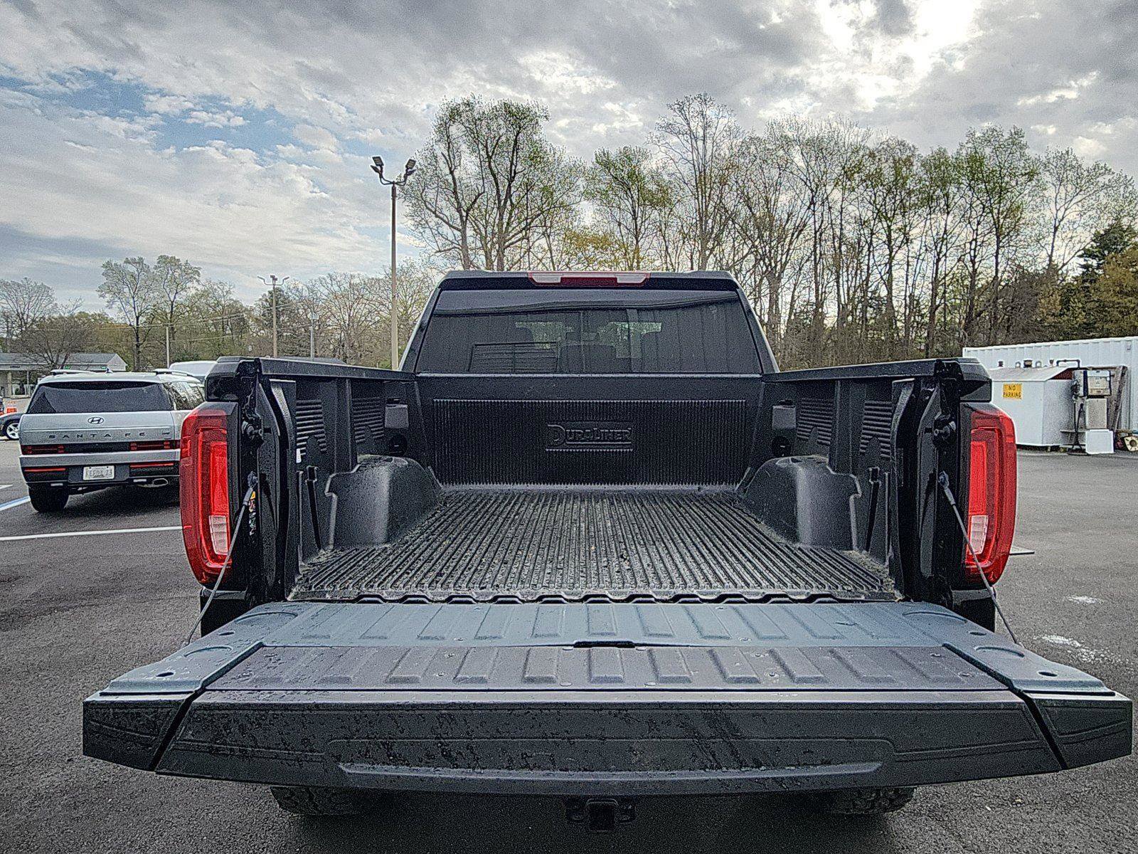 Used 2025 GMC Sierra 1500 SLT AWD/4WD image 25