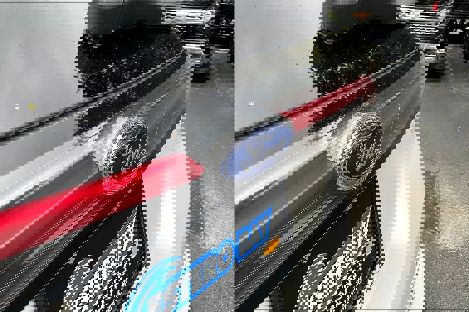 Used 2017 Ford Edge Titanium w/ Equipment Group 301A FWD image 9