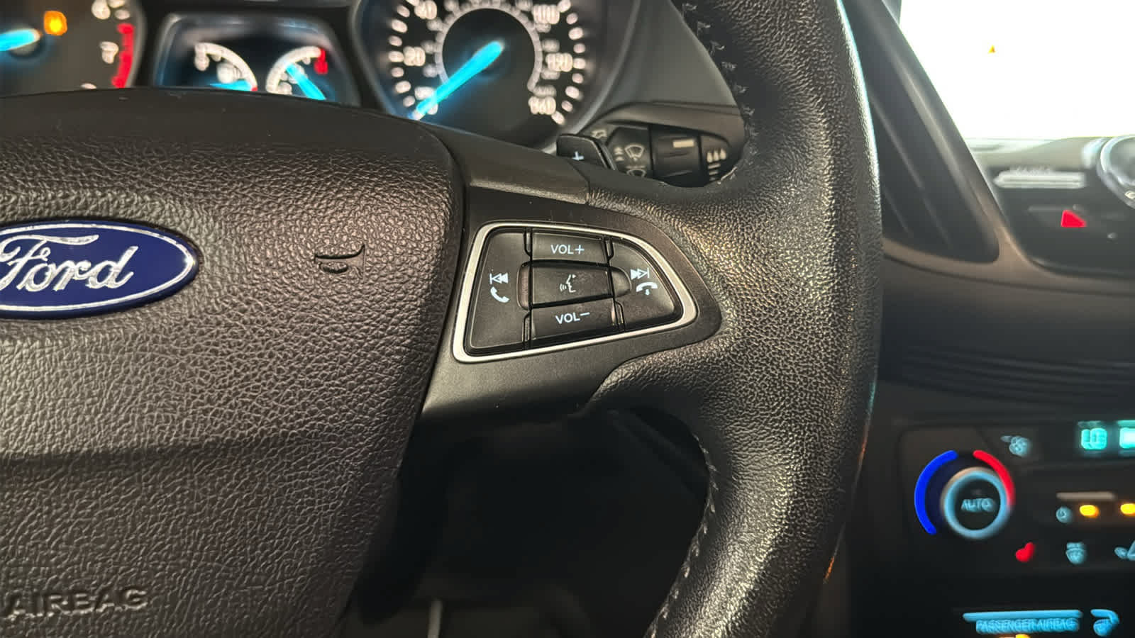 Used 2018 Ford Escape Titanium AWD/4WD image 12