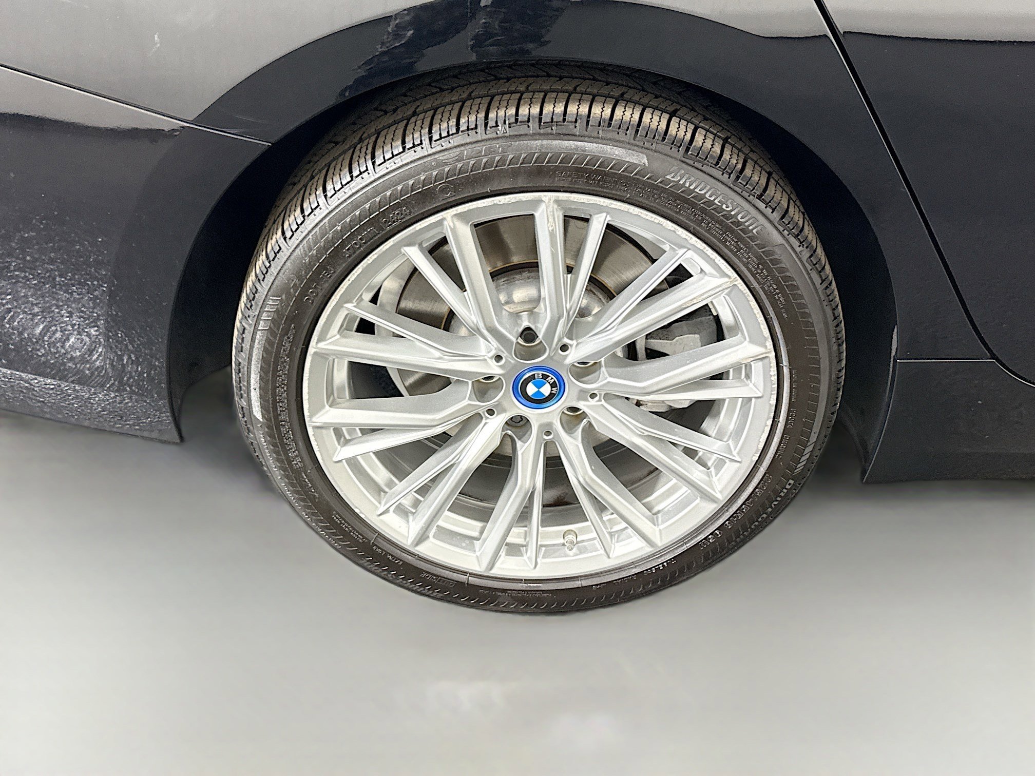 Used 2023 BMW 330e w/ Premium Package image 33