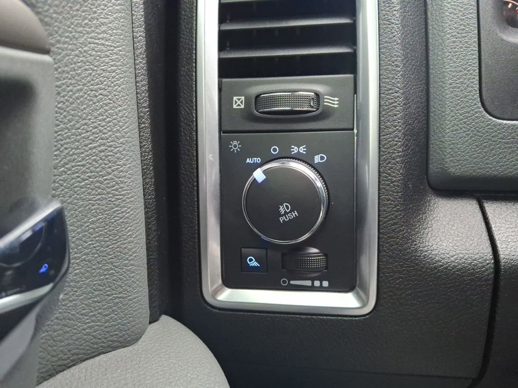 Used 2019 RAM 1500 Classic Warlock w/ Electronics Group image 25