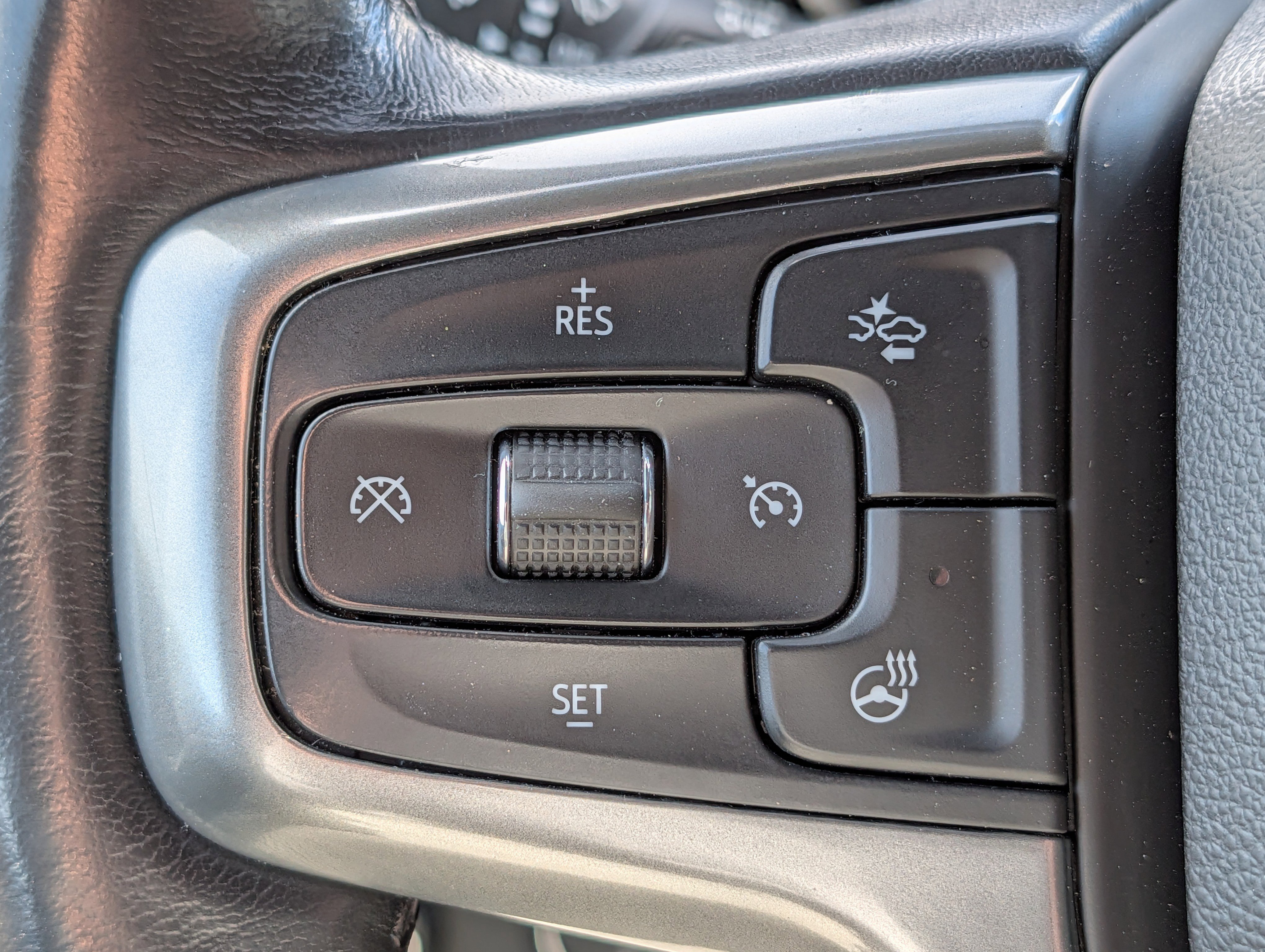 Used 2022 Chevrolet Silverado 1500 LT AWD/4WD image 25