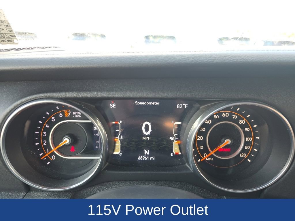 Used 2018 Jeep Wrangler Unlimited Sahara AWD/4WD image 11