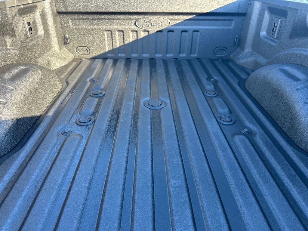 New 2026 Ford F350 Lariat w/ Chrome Package image 24