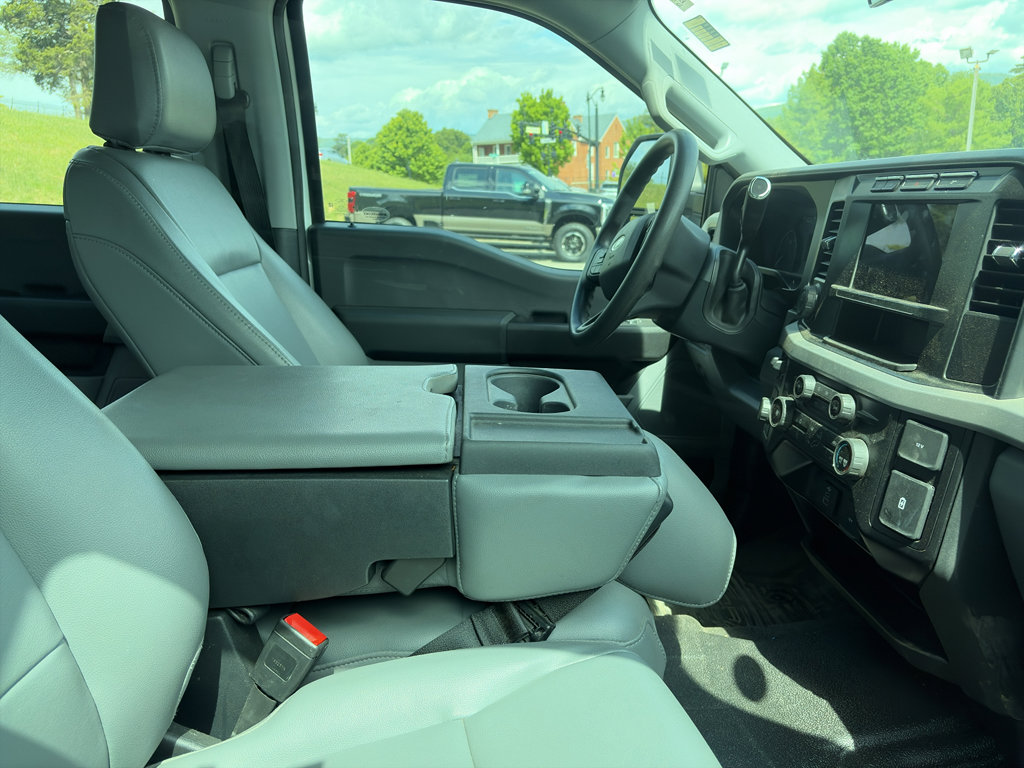 Used 2023 Ford F250 XL w/ 360-Degree Camera Package AWD/4WD image 4