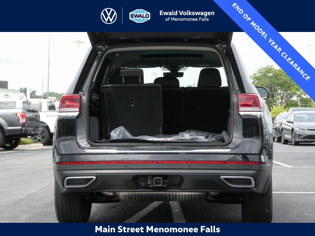 Certified 2025 Volkswagen Atlas SEL image 31