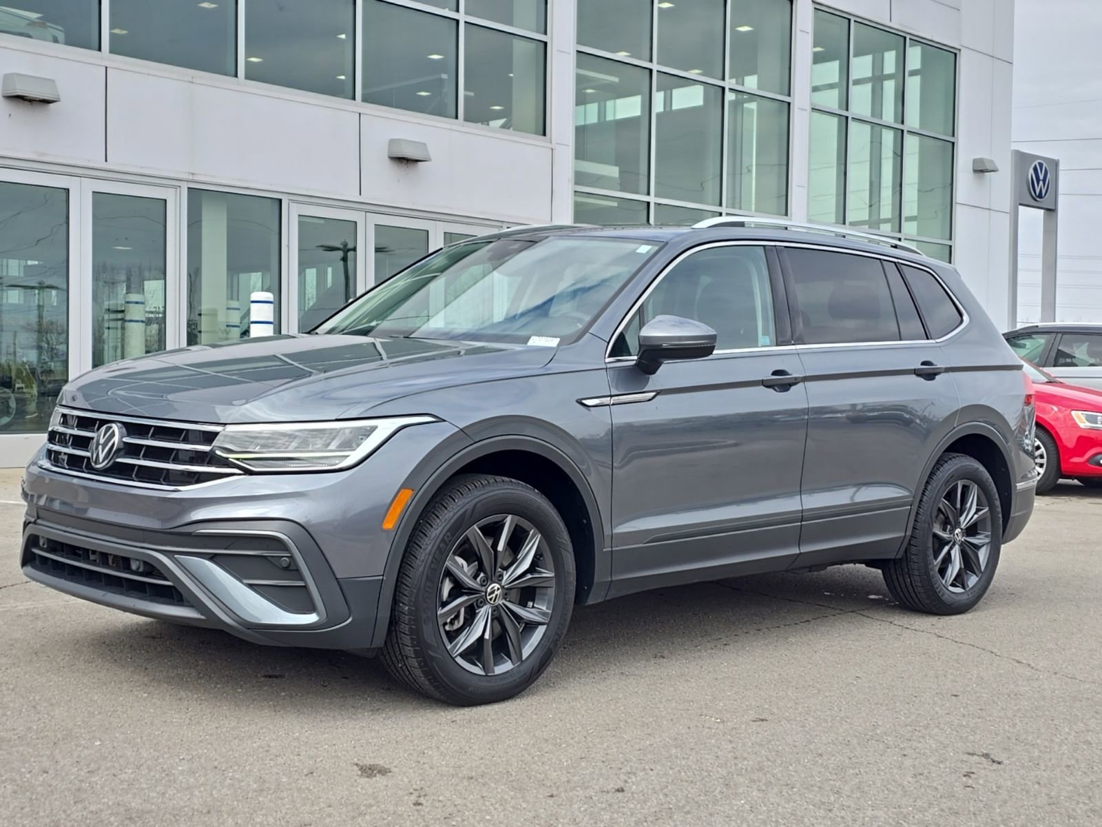 Certified 2023 Volkswagen Tiguan SE image 6