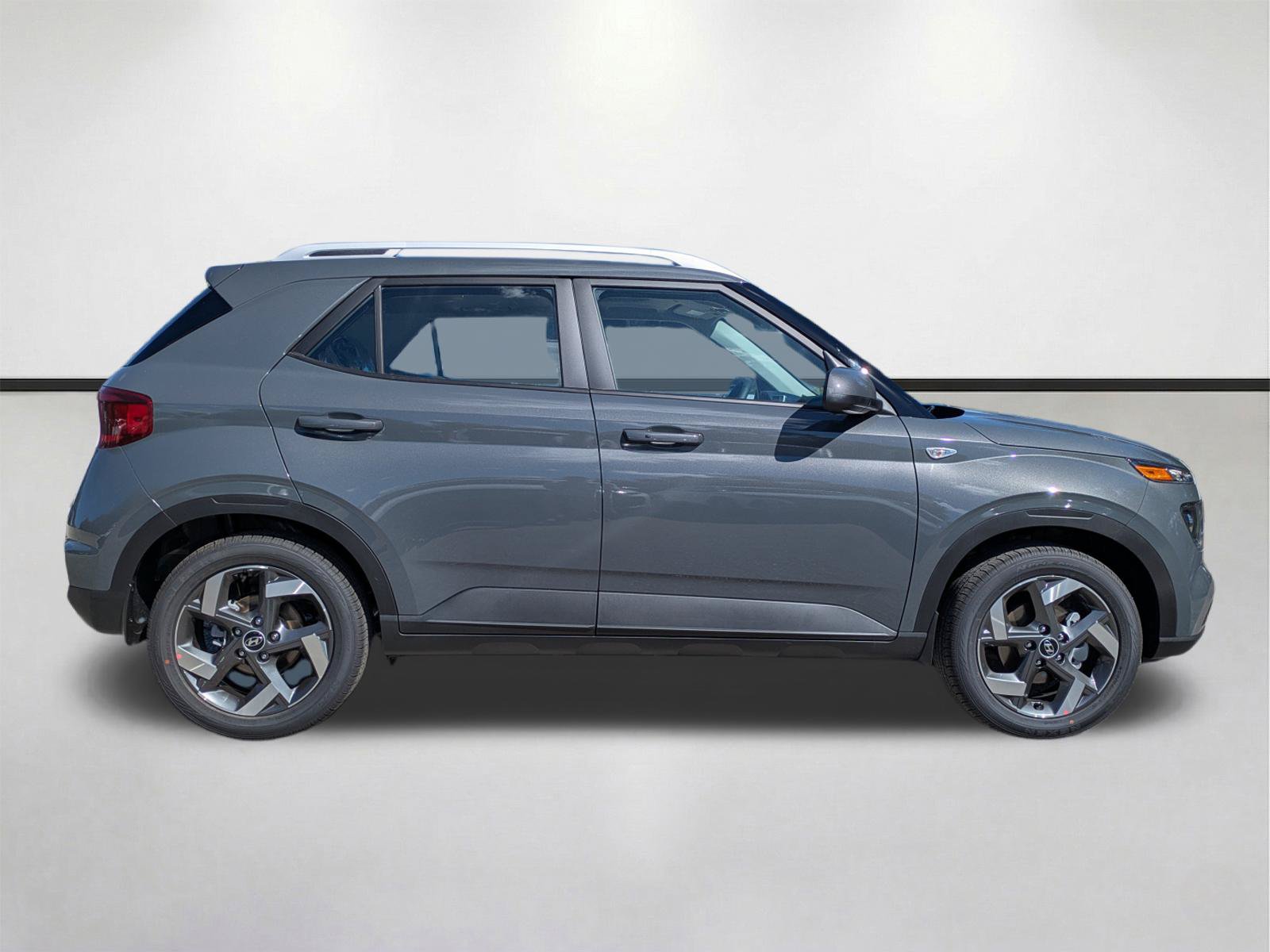 New 2026 Hyundai Venue SEL FWD image 4